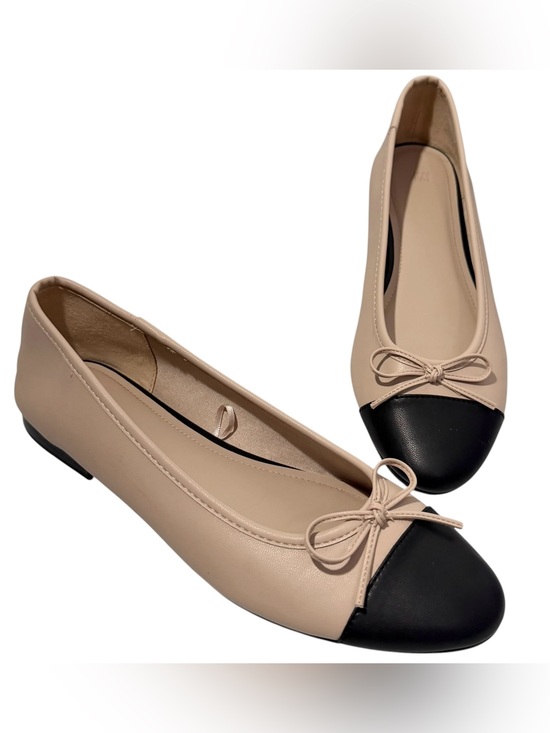 H&M Shoes - H&M Ballet Flats 9 Bow Cream w/ Black Toes Loafers